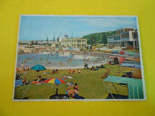 END OF SUMMER SALE!!! Vintage Post Card: The pool with new pavillion Orient Beach, East London